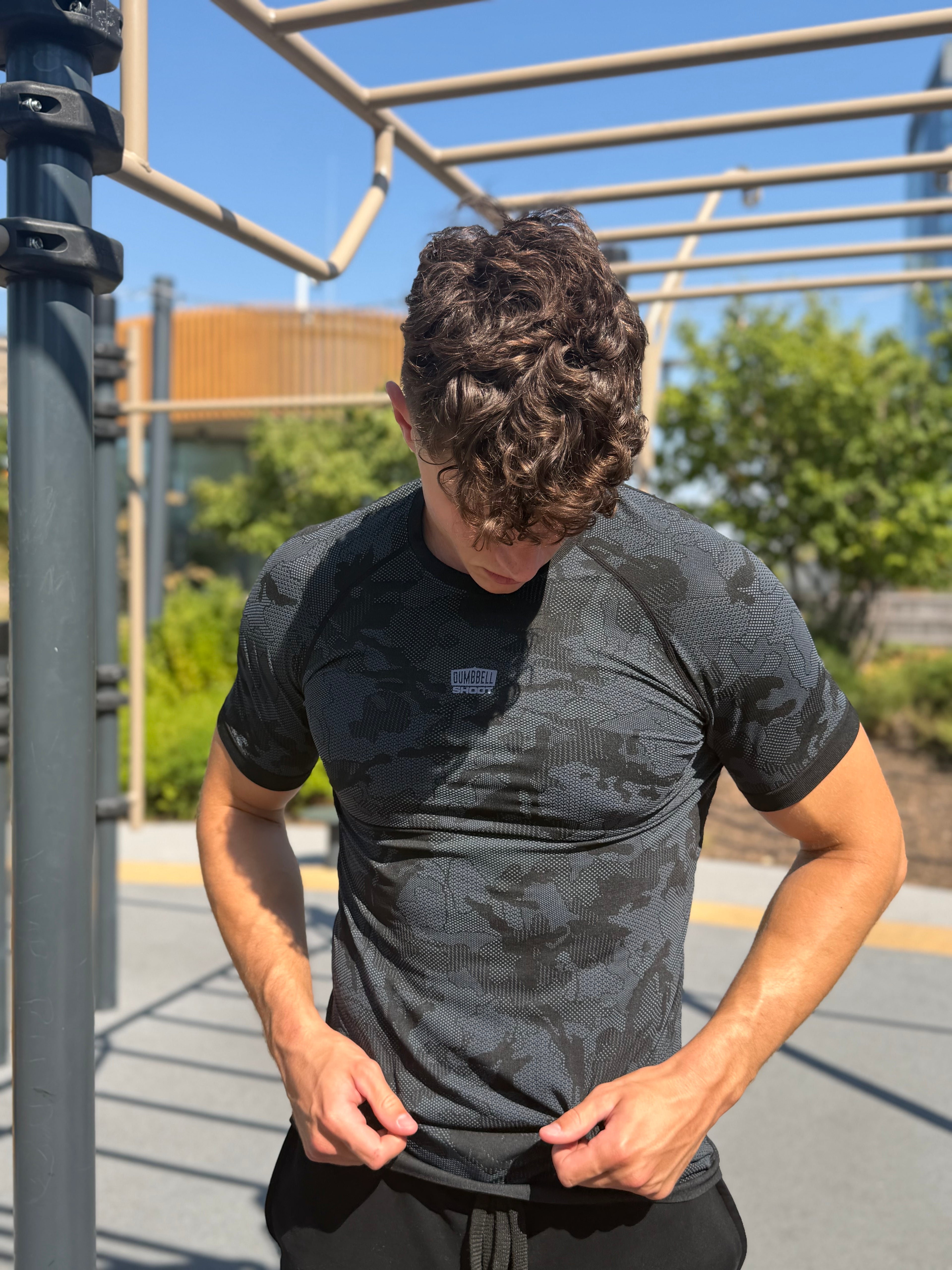Dumbbell Shoot Compression Tee